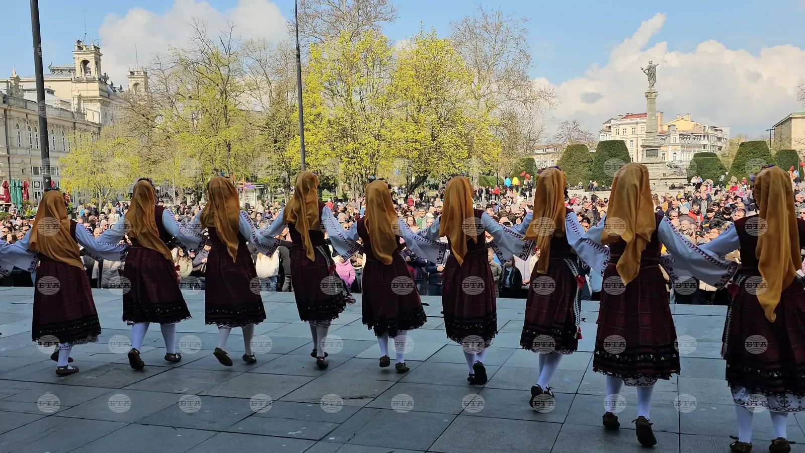Детски фолклорни състави от България и Молдова излизат на сцена в Русе