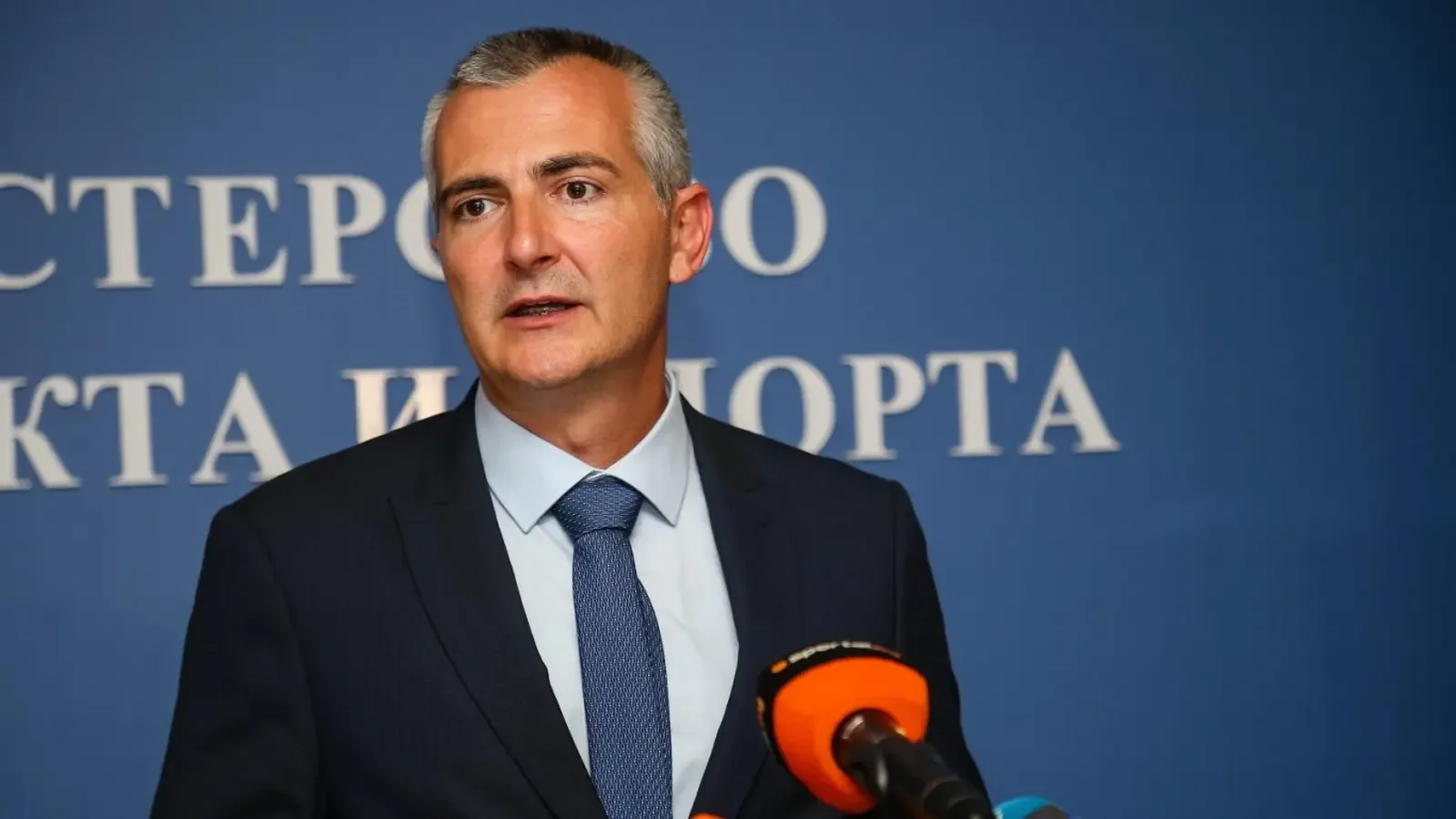 Димитър Илиев: Мантинелите у нас са като декор за филм