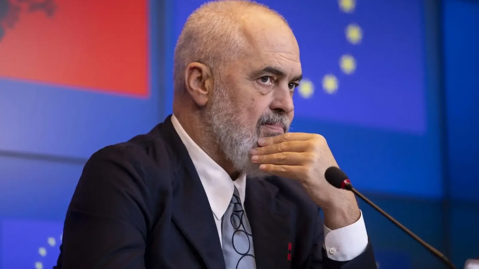 Еди Рама: Сърбия не бива да почита Ратко Младич с държавно погребение