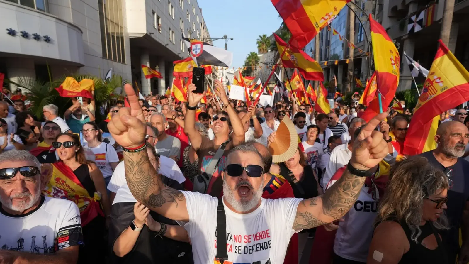 Хиляди протестираха в Испания заради кризата в Сеута