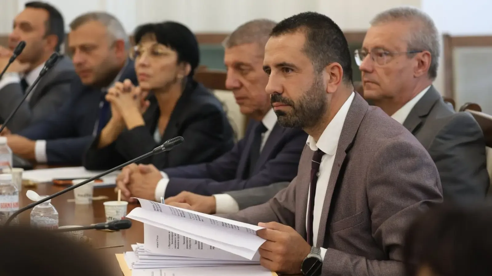 Комисията одобри забрана за тировете да изпреварват в лява лента