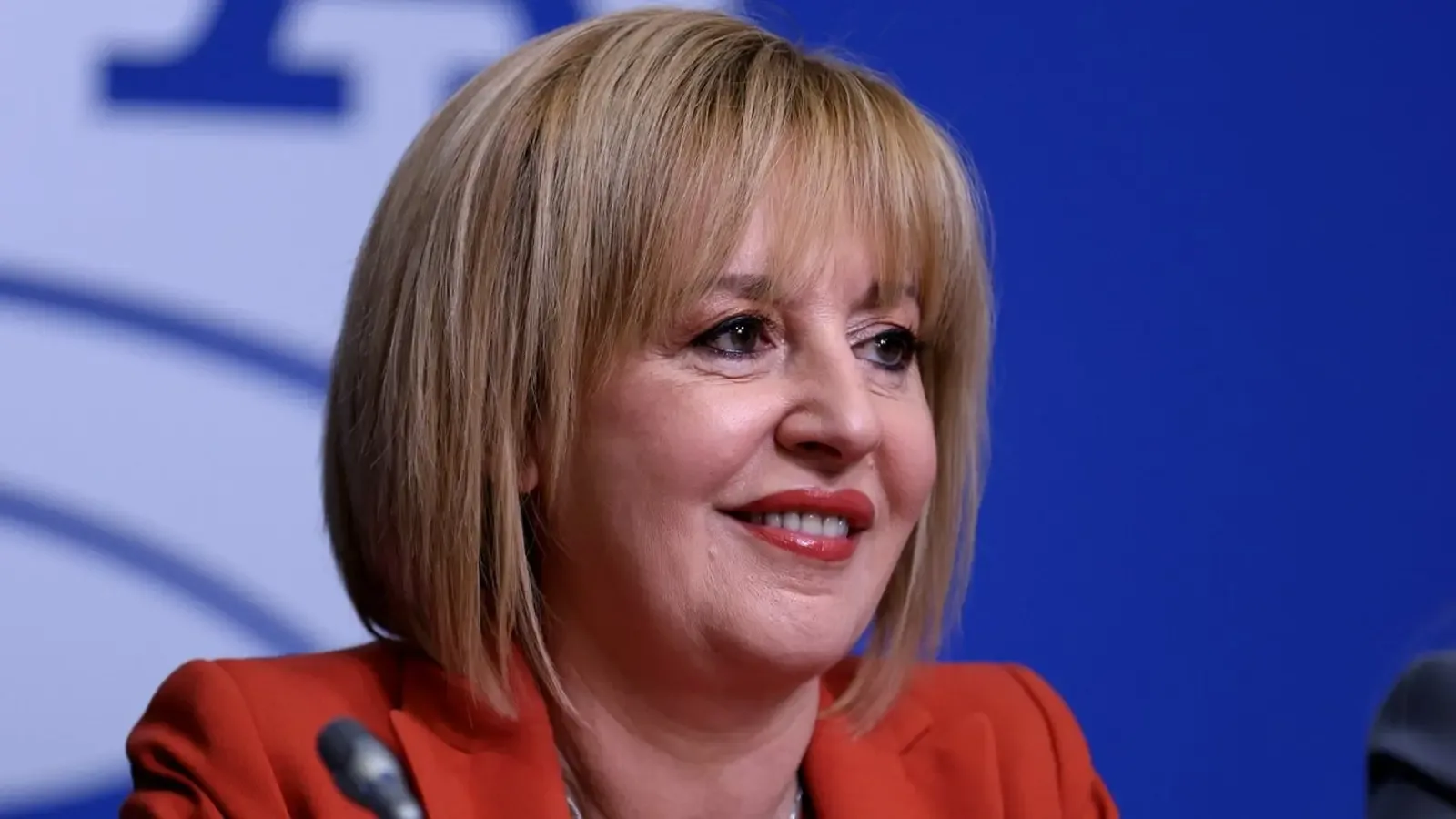 Мая Манолова: два акта още в първия ден начело на КЗП