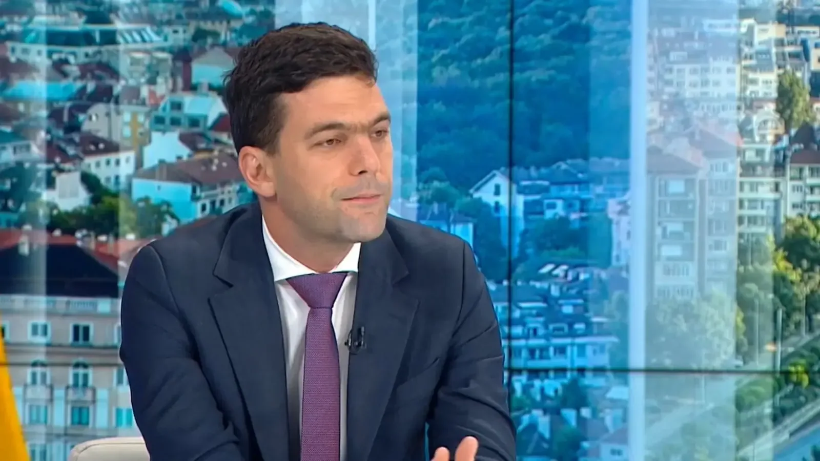 Минчев: Ако Йотова остане на "Дондуков" 2, няма да има коректив