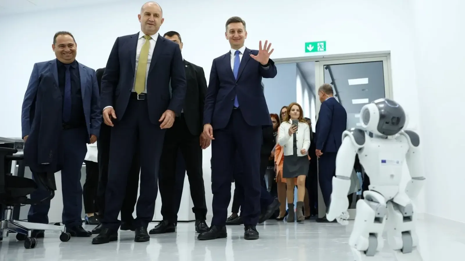 Откриха националния STEM център в София тех парк