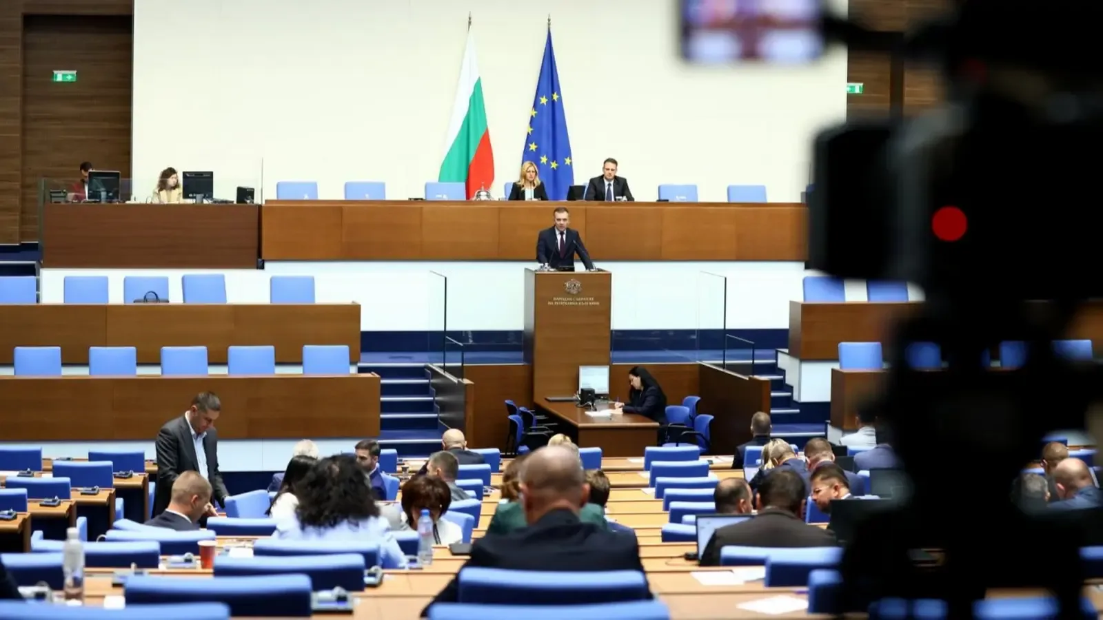 Парламентът криминализира нарушаването на санкциите на ЕС