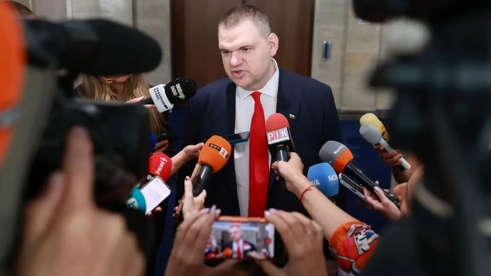 Пеевски поиска проверка и за данните за корупция в ПБ