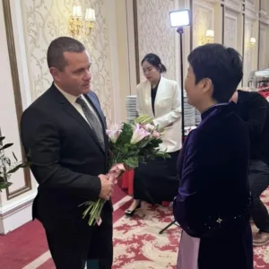 Пенчо Милков беше гост на приема за 77 години от Китайската народна република