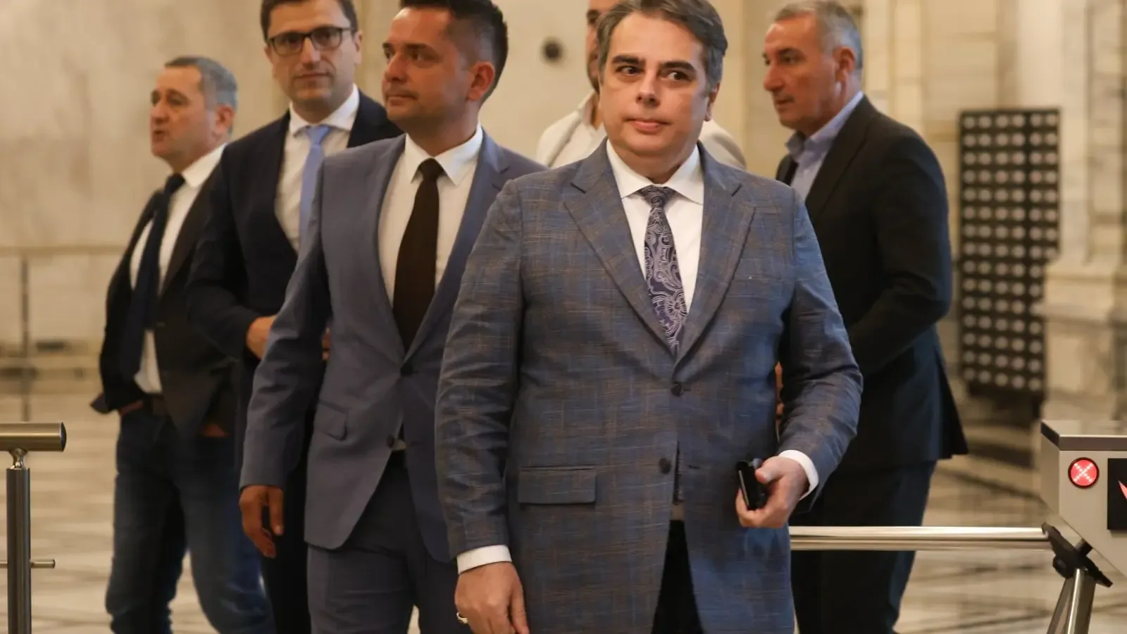ПП подкрепи Гюров и Кандев за президентския вот