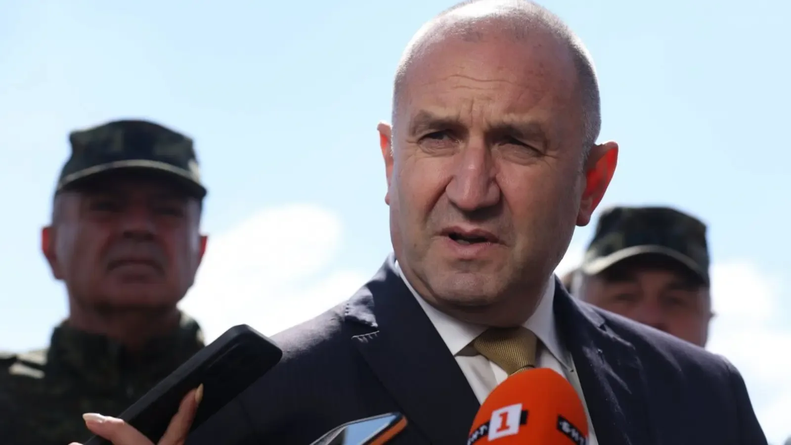 Радев: Разплитат се много неща в битката с корупцията