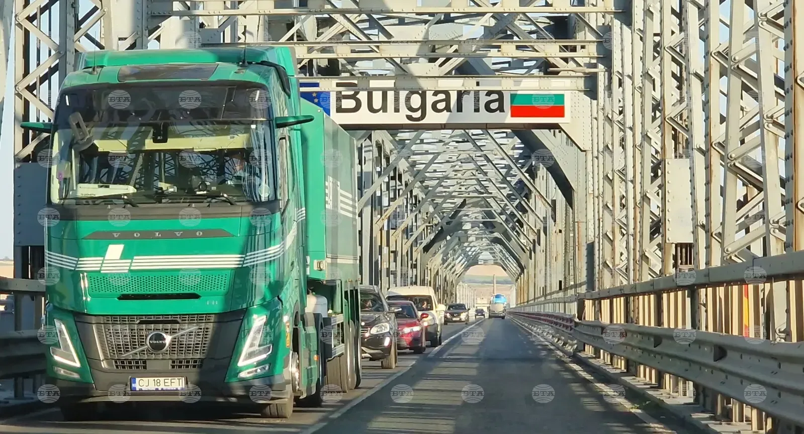 Румъния маха таксите за три ключови моста над Дунав
