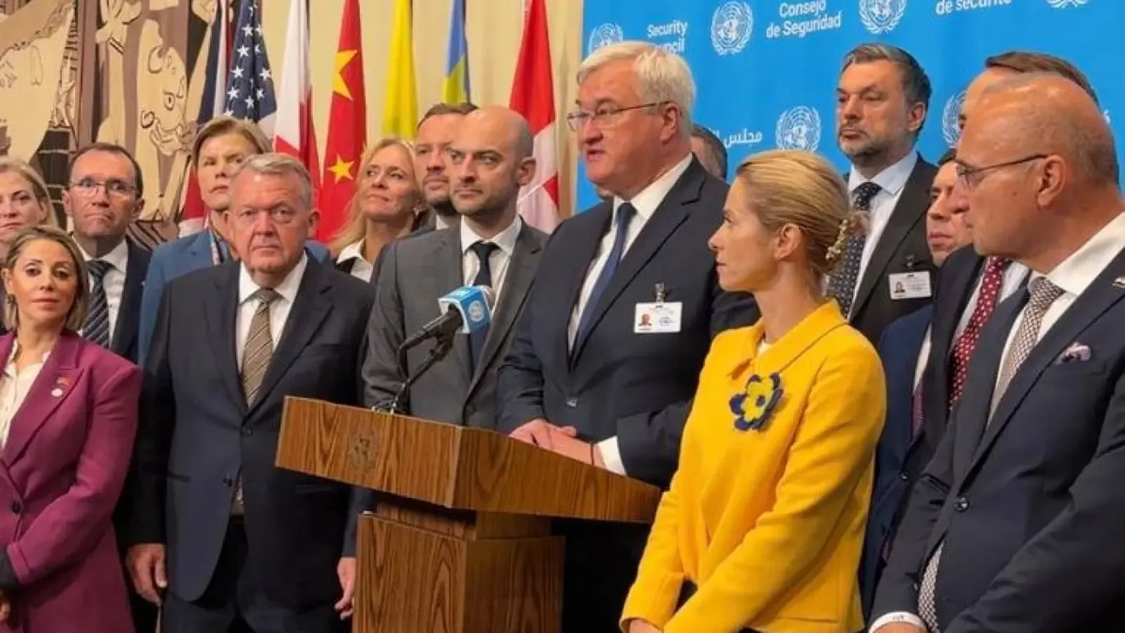 Спор за българската позиция по Украйна разклати парламента