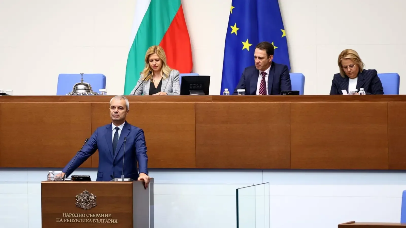 "Възраждане" иска временно намаляване на ДДС върху горивата