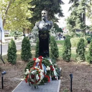 Йотова и Милков откриха в Русе бюст-паметник на княз Александър I