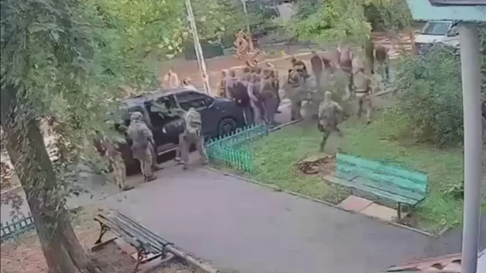 Зеленски уволни чиновник след престрелка между СБУ и ГУР в Киев
