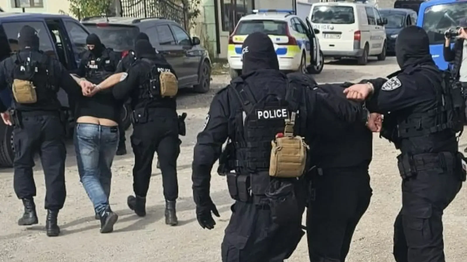 13 задържани при полицейска операция в Хасковска област