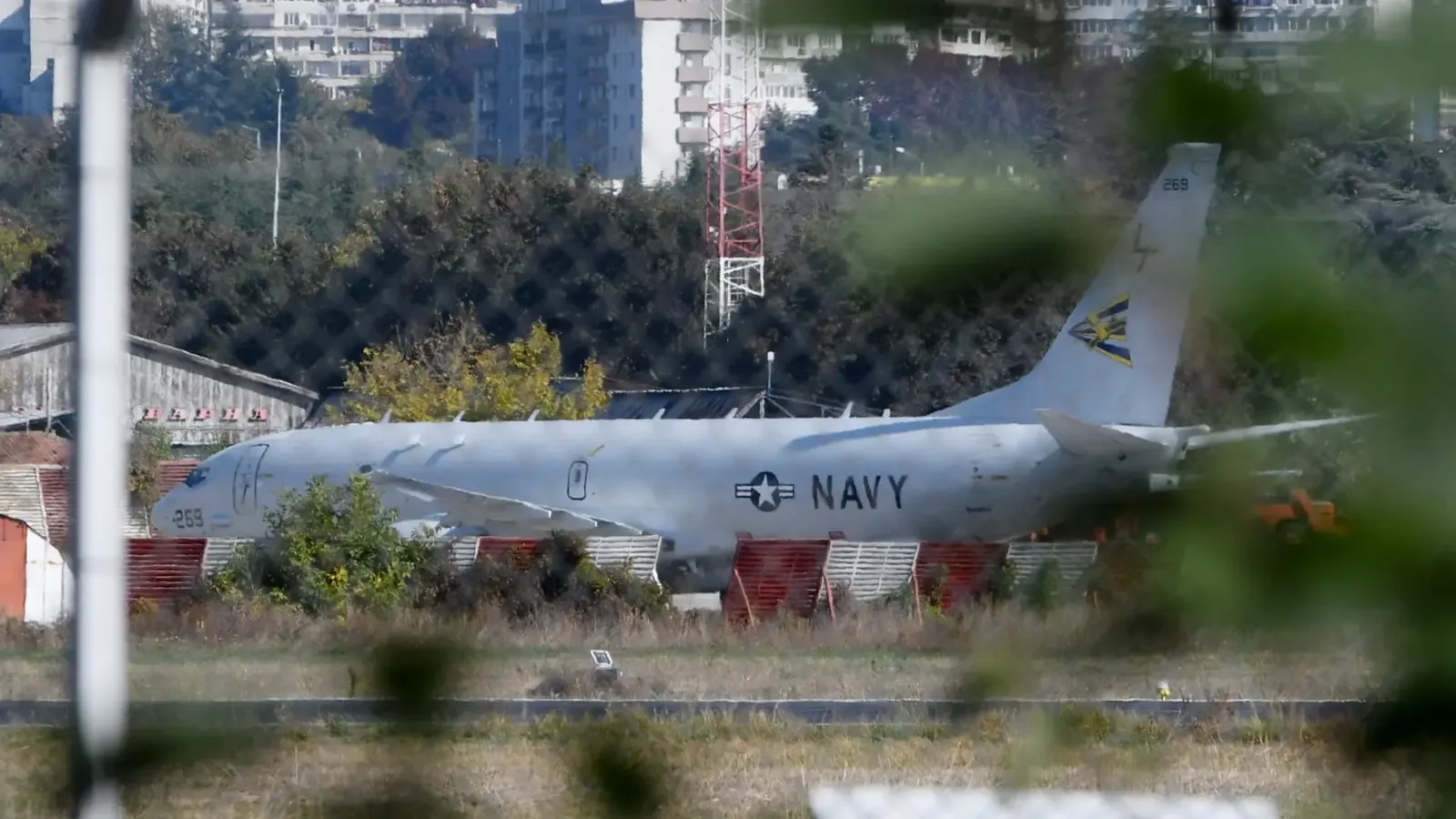 Американски P-8A кацна във Варна и патрулира над Черно море