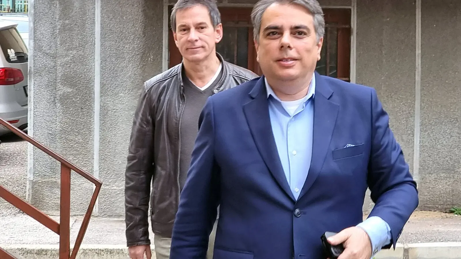 Асен Василев призова избирателите да изберат президент, от когото няма да ги е срам