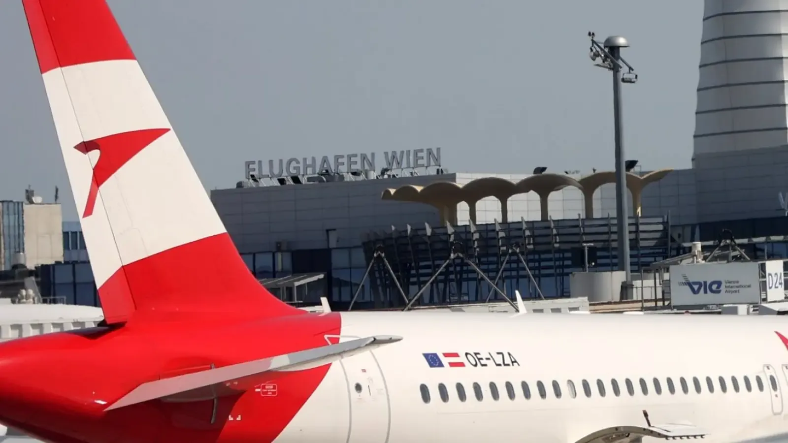 Австрийски гражданин, който не е бил на борда, заплашил полет до Виена