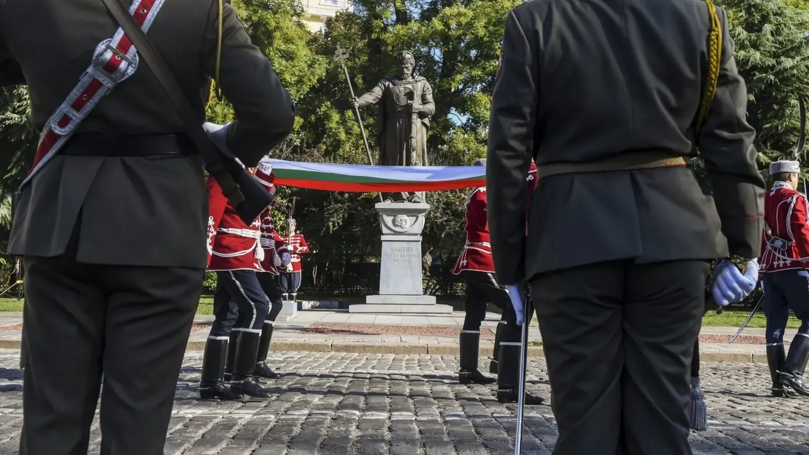 България посреща тленните останки на цар Самуил