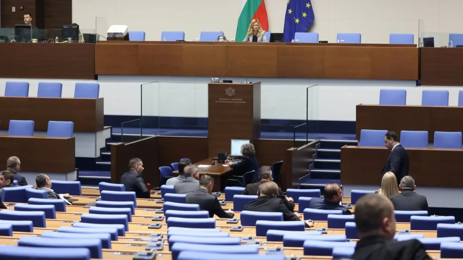 Без кворум пропадна изслушването за "Петричкия Ескобар"