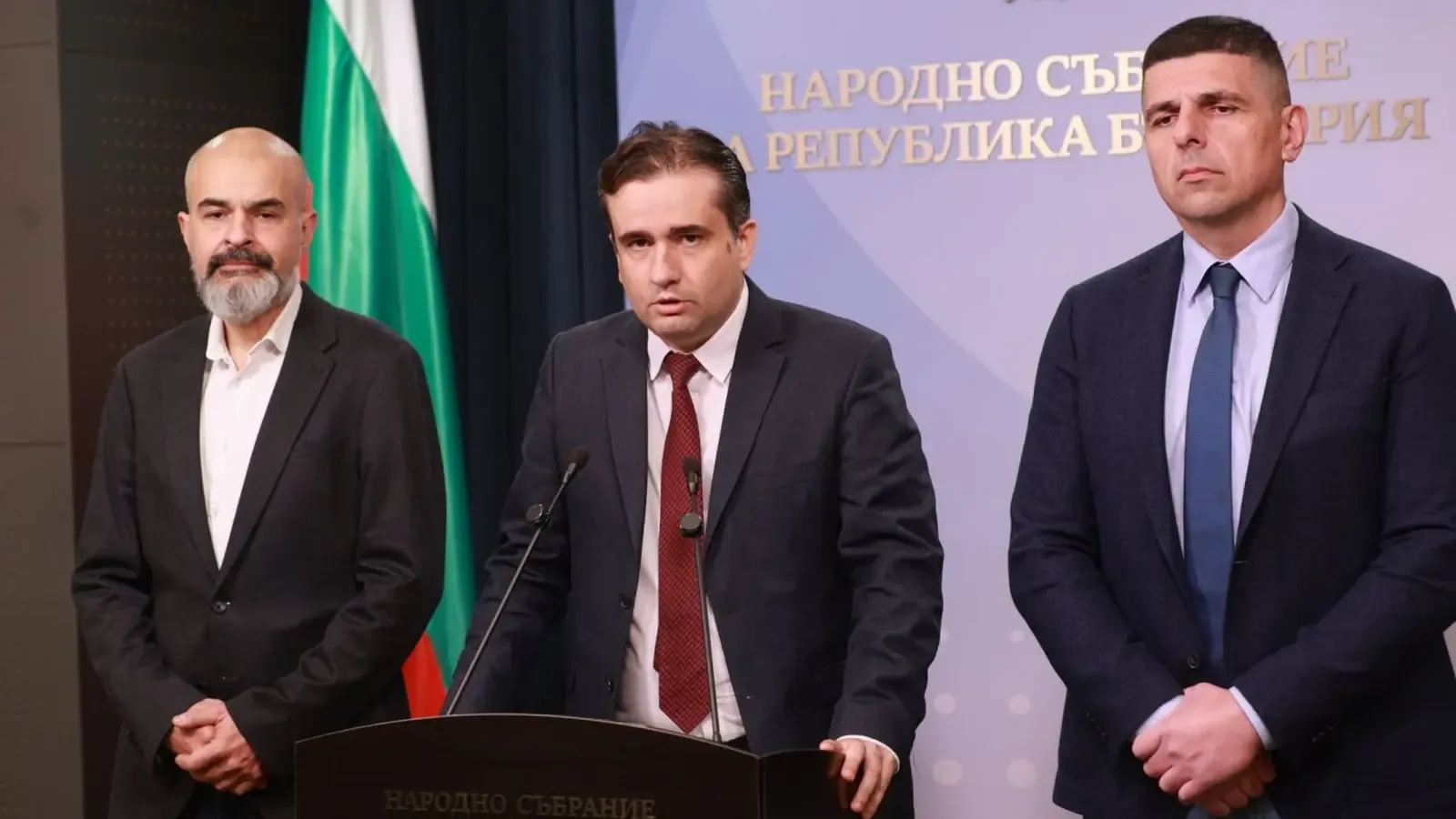 ДБ поиска Йотова да свика КСНС заради ударените кораби в Черно море