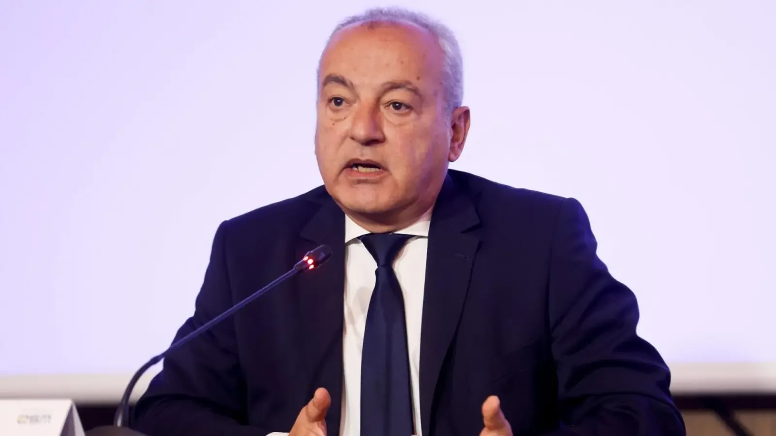 Донев: Еврото не е виновно за цените, а спекулата