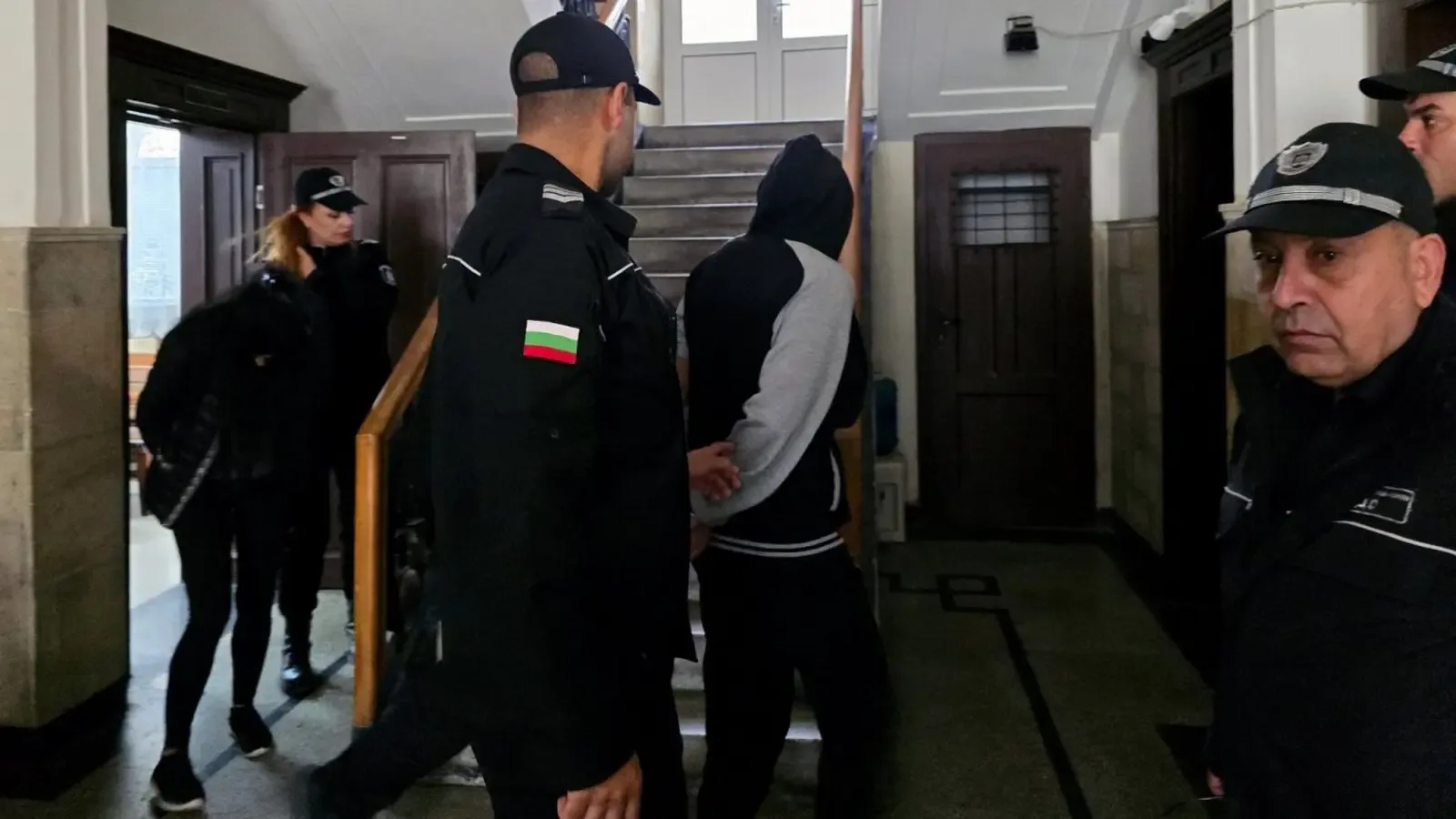 Ефективни присъди за двама обвиняеми по дело за жестокост към животни