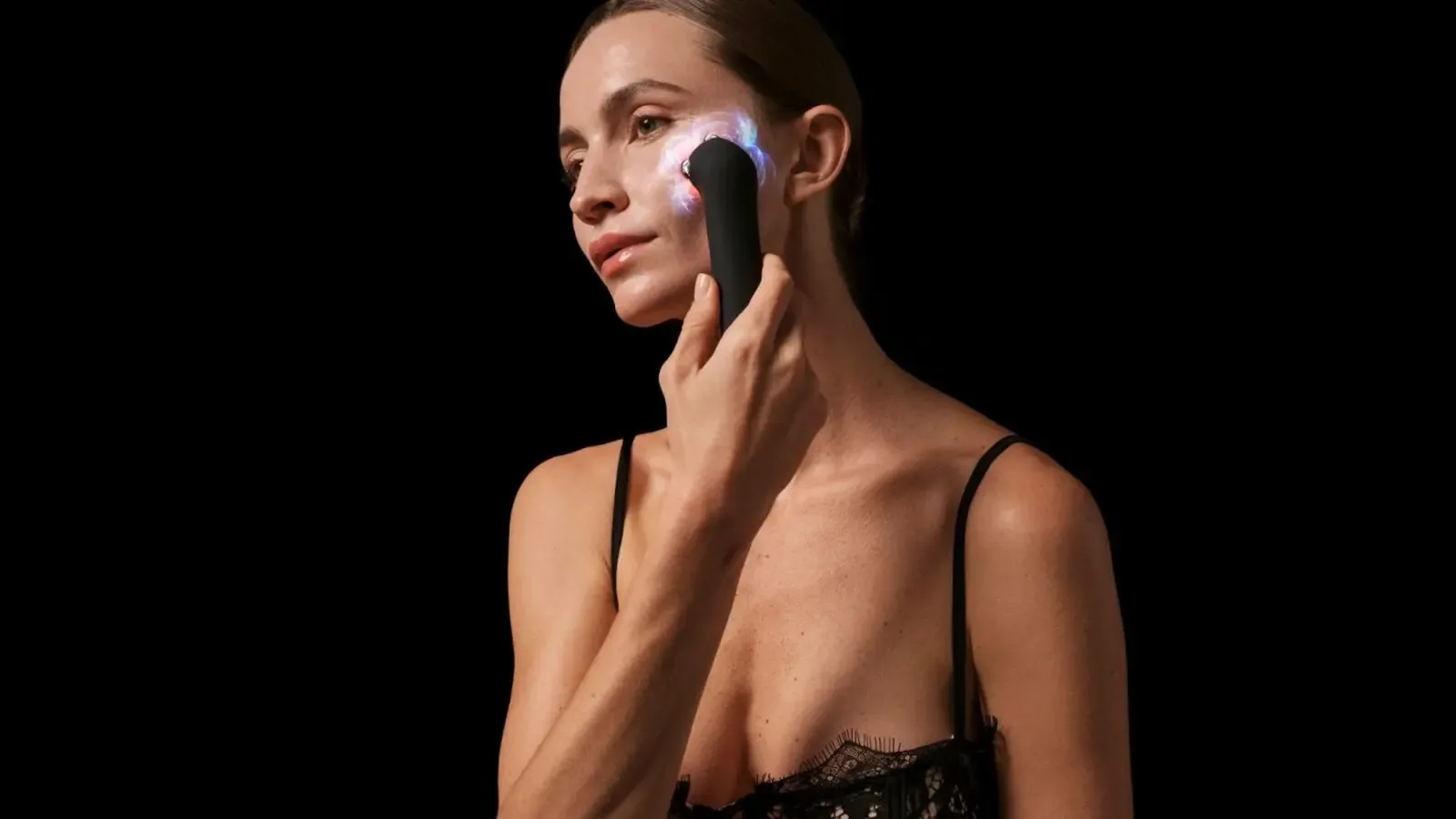 FOREO представи устройство за грижа за кожата с AI адаптация