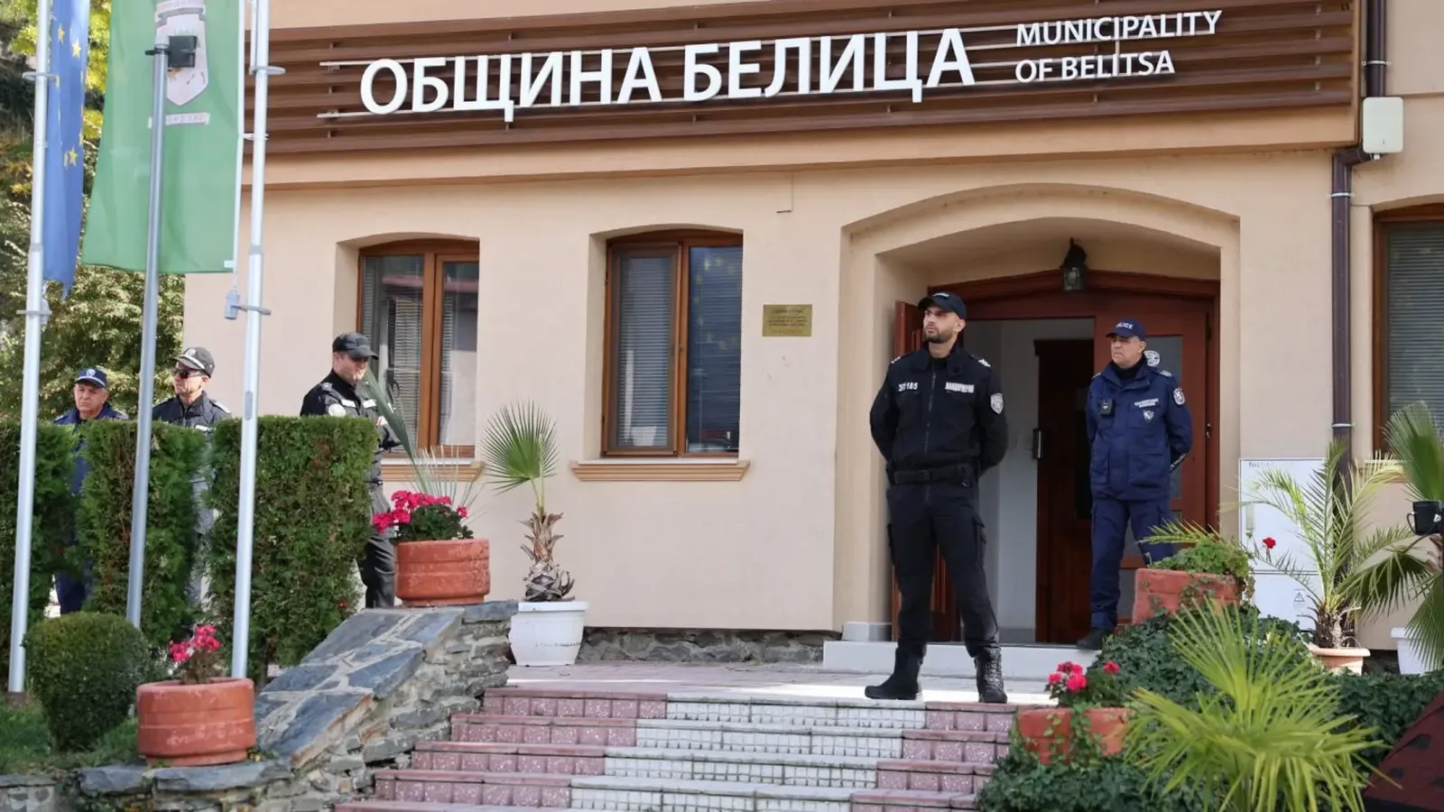 ГДБОП и ДАНС проверяват общината и дома на кмета на Белица
