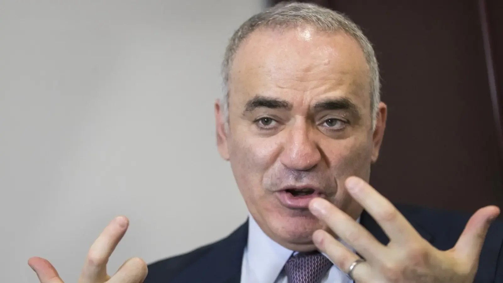 Каспаров: Литовски и американски служби ме предупредиха за заплаха