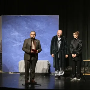 Община Русе отличи Самуел Финци с плакет на театралния фестивал