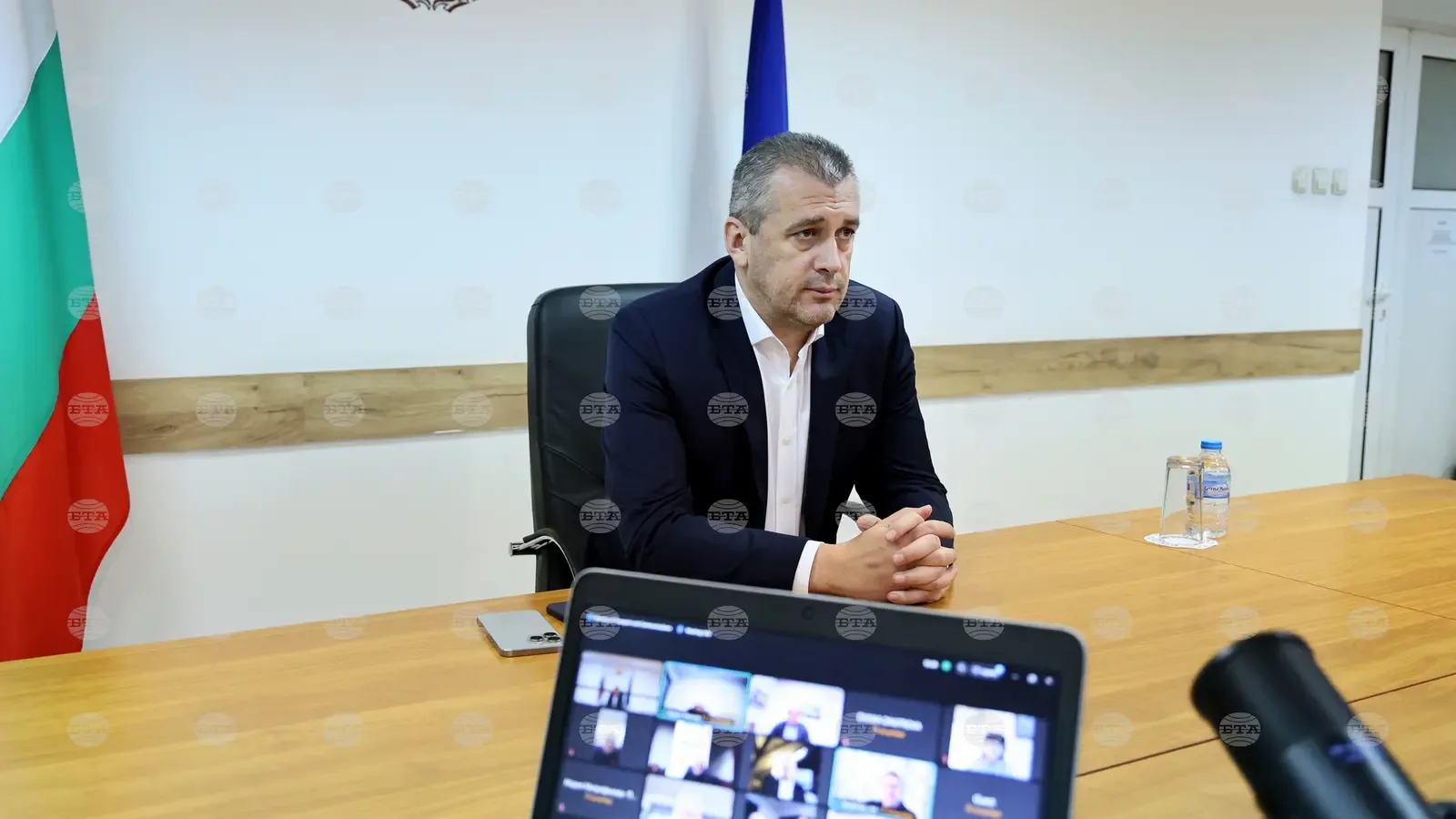 Пеев настоява Унгария да отвори коридори за блокираните кораби по Дунав