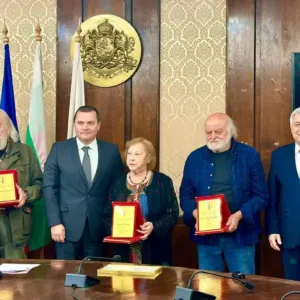 Пенчо Милков отличи русенски дейци за принос към културата