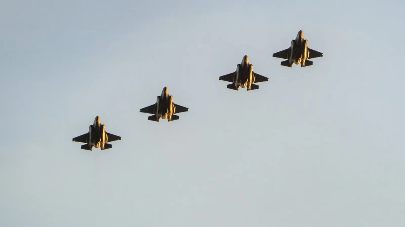 Пентагонът сключи 10-годишно споразумение за 850 изтребителя F-35