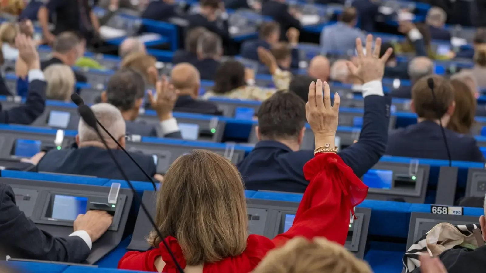 Проекторезолюция на ЕП критикува реакцията на София към руската заплаха