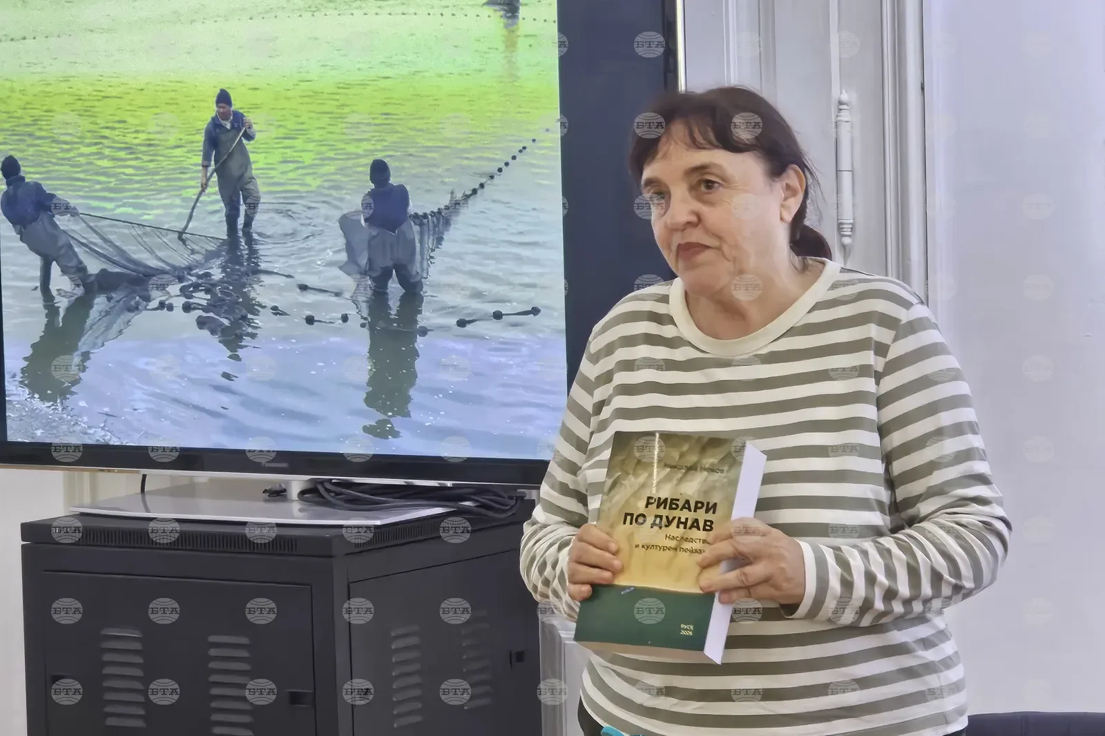 Проф. Николай Ненов представи книга за дунавските рибари и традиции