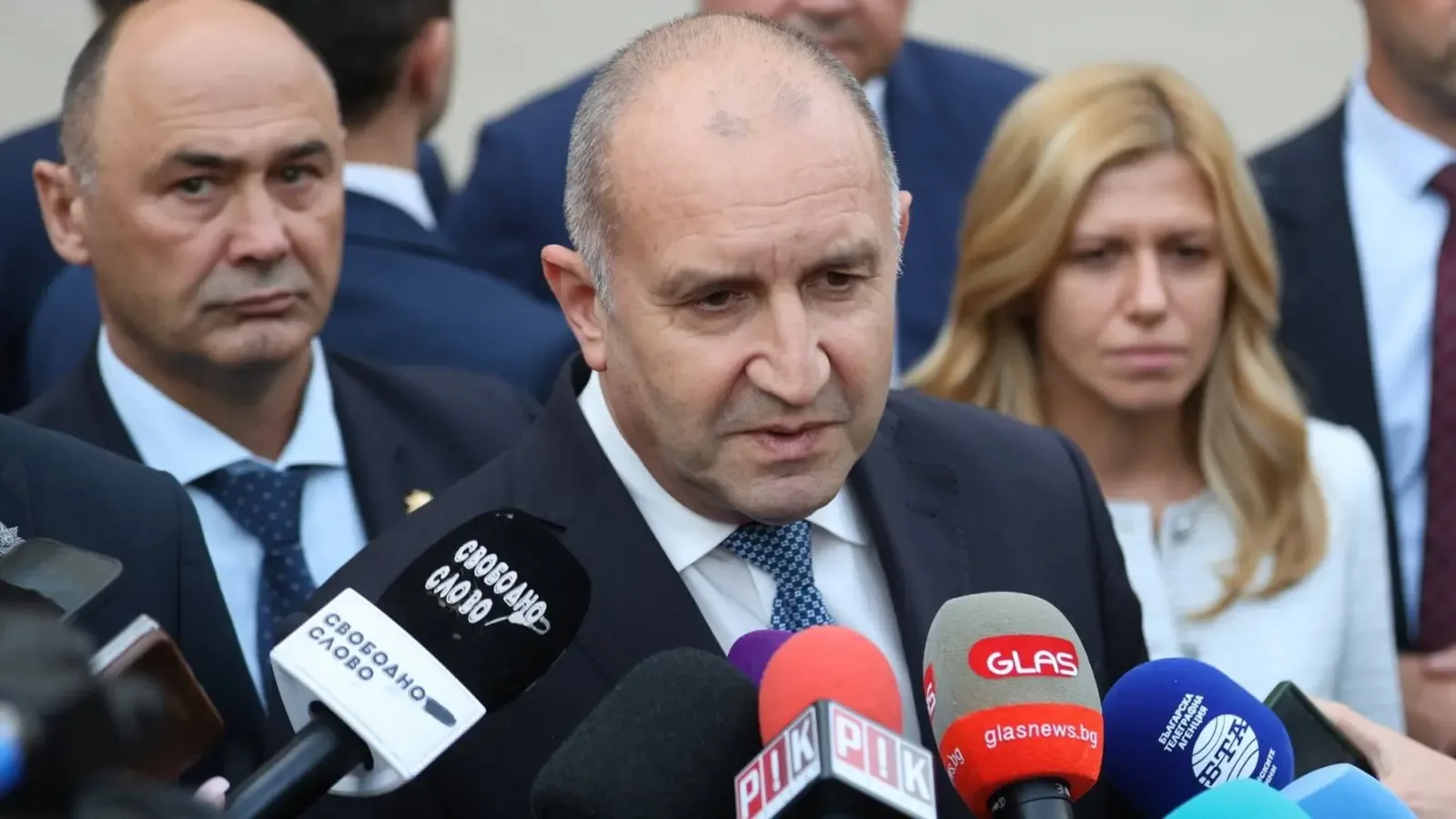 Радев: Без доказателства не може да се твърди кой е ударил корабите