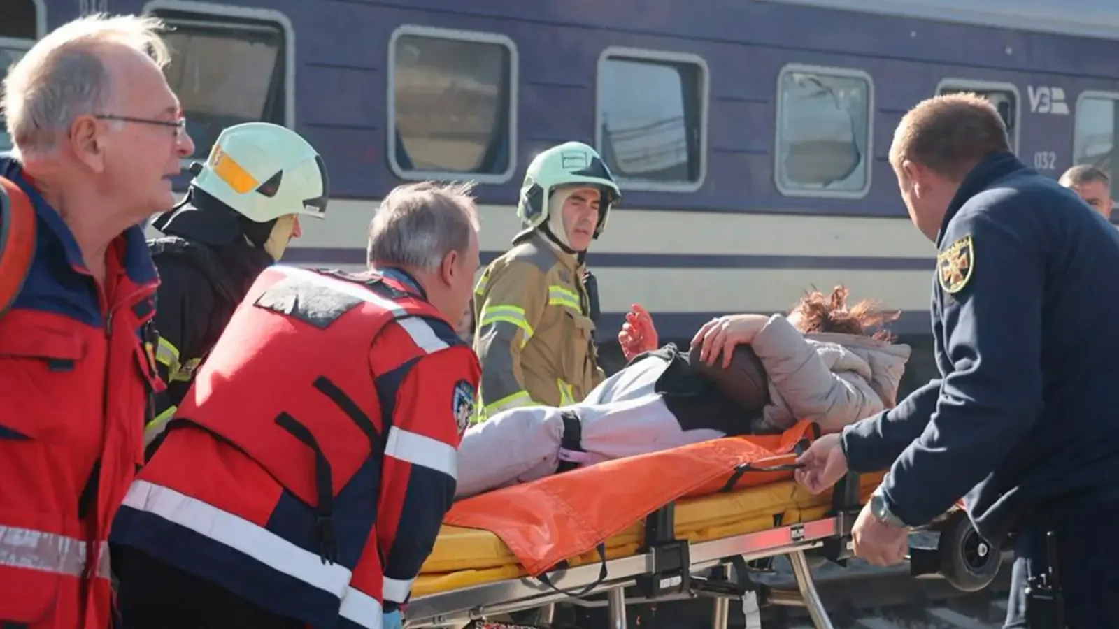 Руски удар с дрон по гарата в Днипро отне живота на 14 души