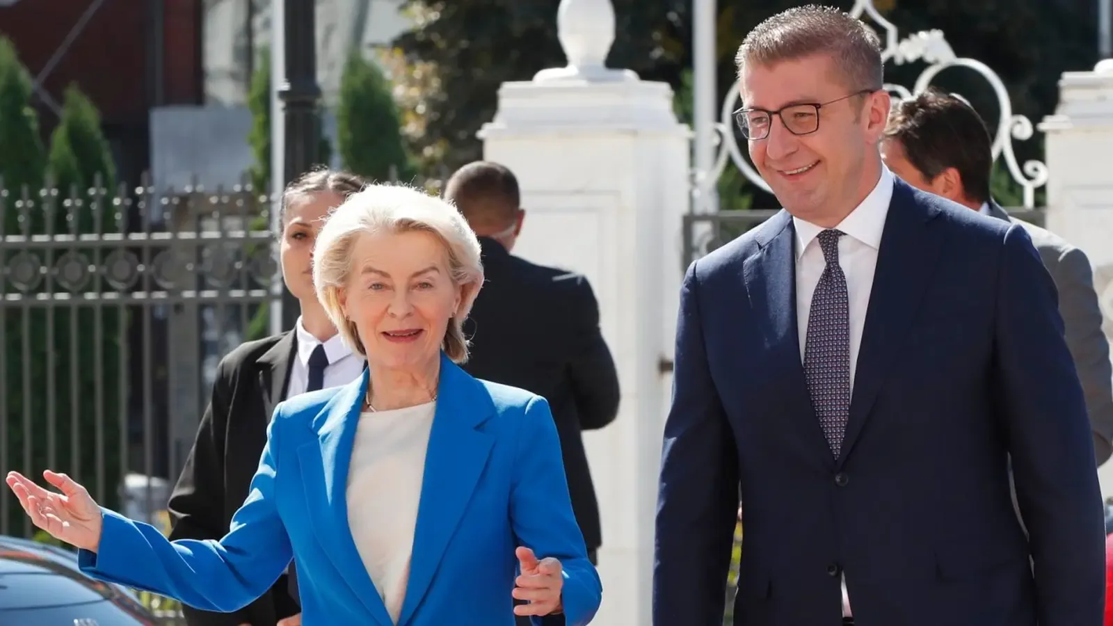 Скопие търси среща с България след съвет от Фон дер Лайен