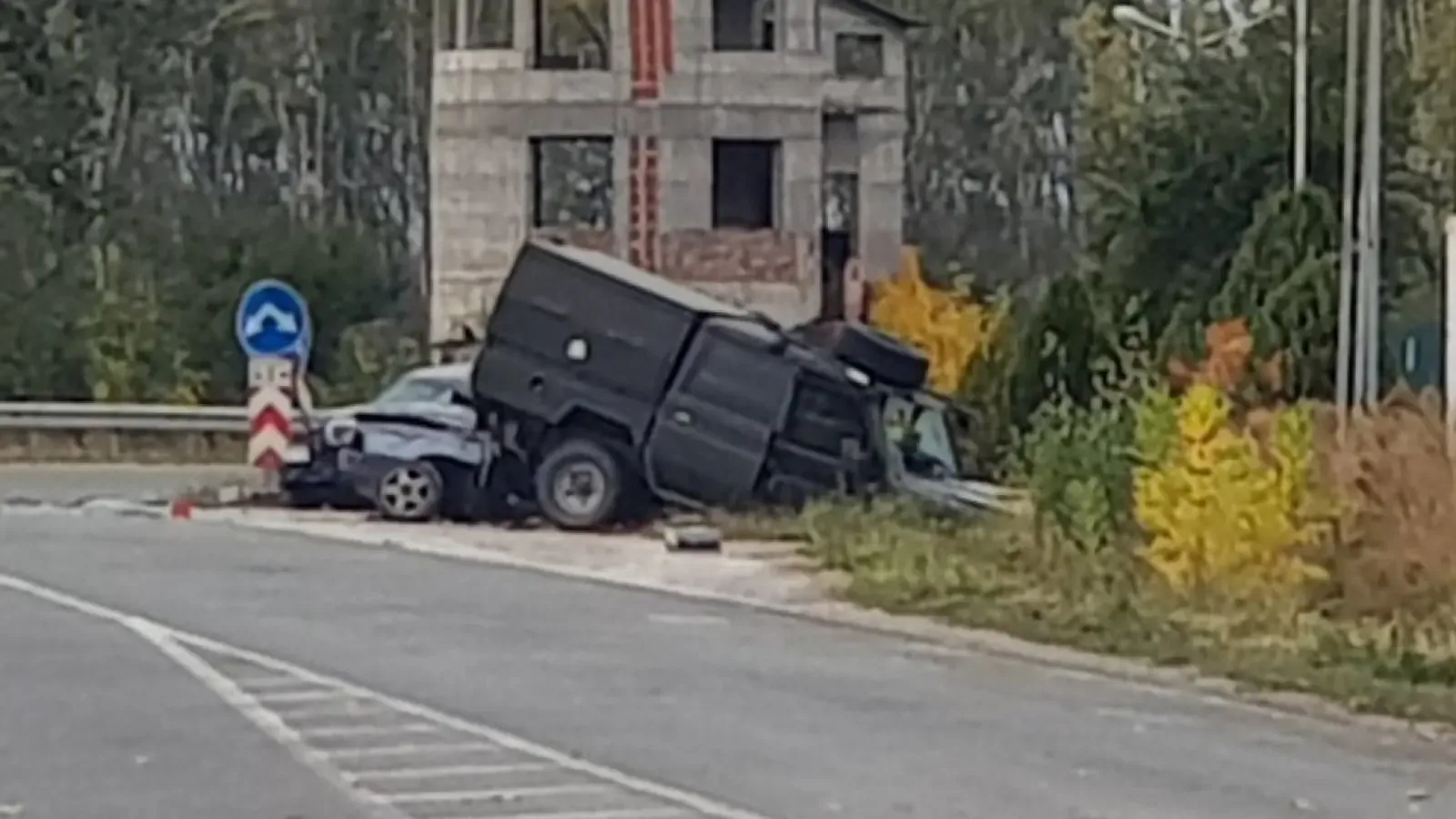 Военен джип предизвика верижен сблъсък край Пловдив, четирима са ранени